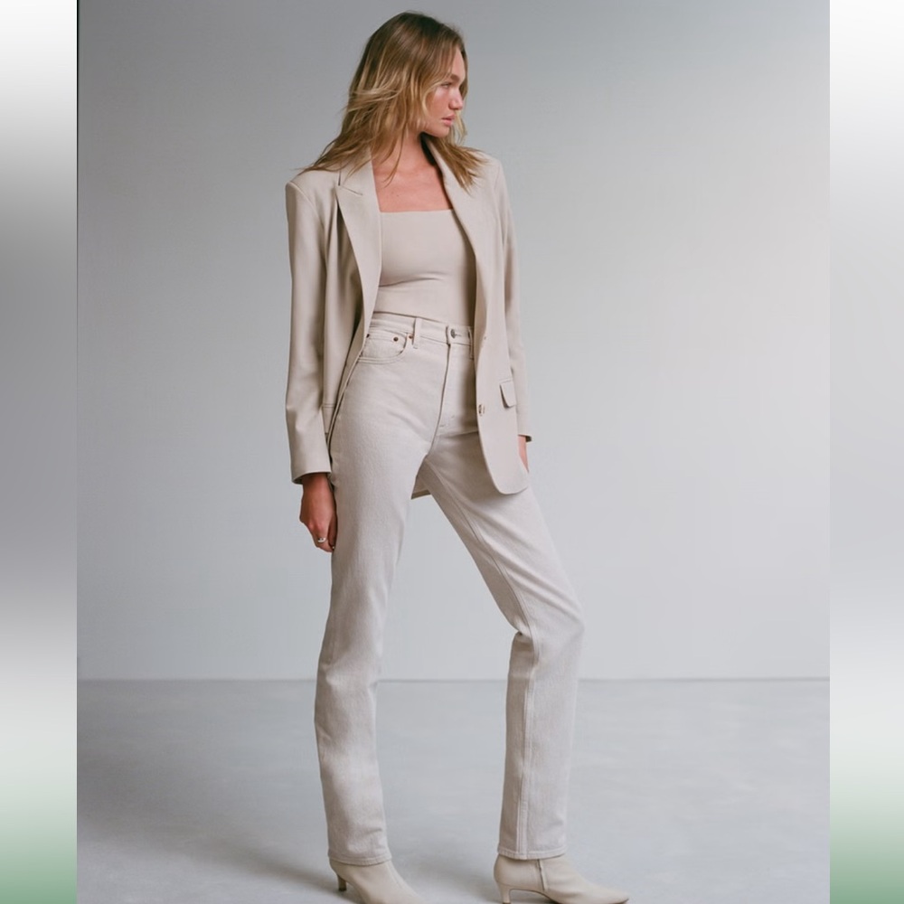 •ABERCROMBIE AND FITCH• 90s Straight Off White Jeans Ultra High Rise Stone